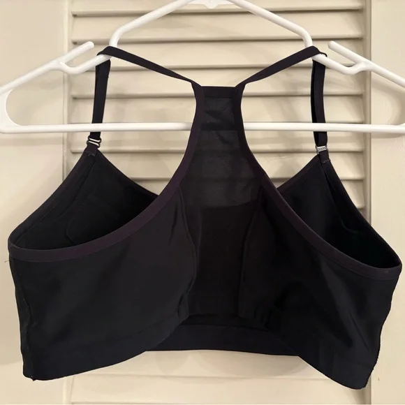 🖤Under Armour • women’s black sports bra • L (36-38) • GUC - Picture 2 of 3
